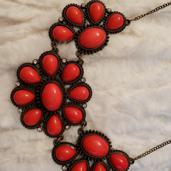 Statement Necklace - Picture 4 of 4
